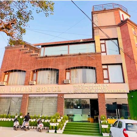 Modi Hotel & Resorts Pinjaur Екстериор снимка