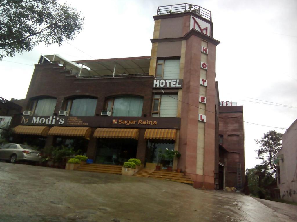 Modi Hotel & Resorts Pinjaur Екстериор снимка