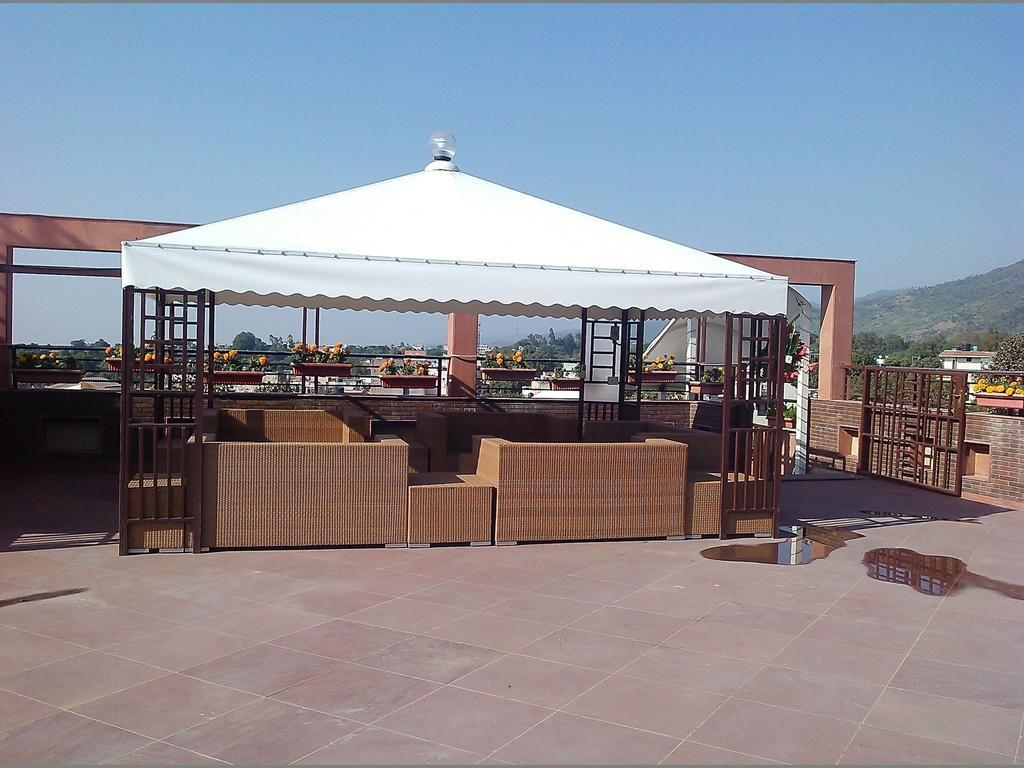 Modi Hotel & Resorts Pinjaur Екстериор снимка